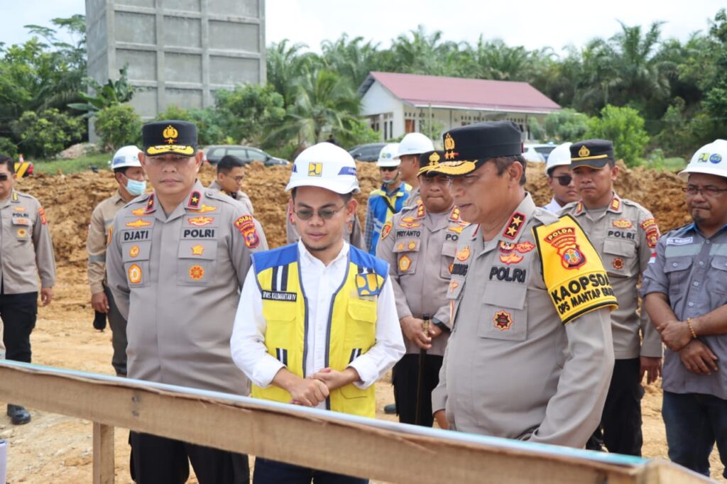 Kapolda Kaltim Beserta Wakapolda Kaltim Tinjau Pembangunan Rusun Polri di Ibu Kota Nusantara WhatsApp Image 2024 05 16 at 13.16.32 bbadebd4