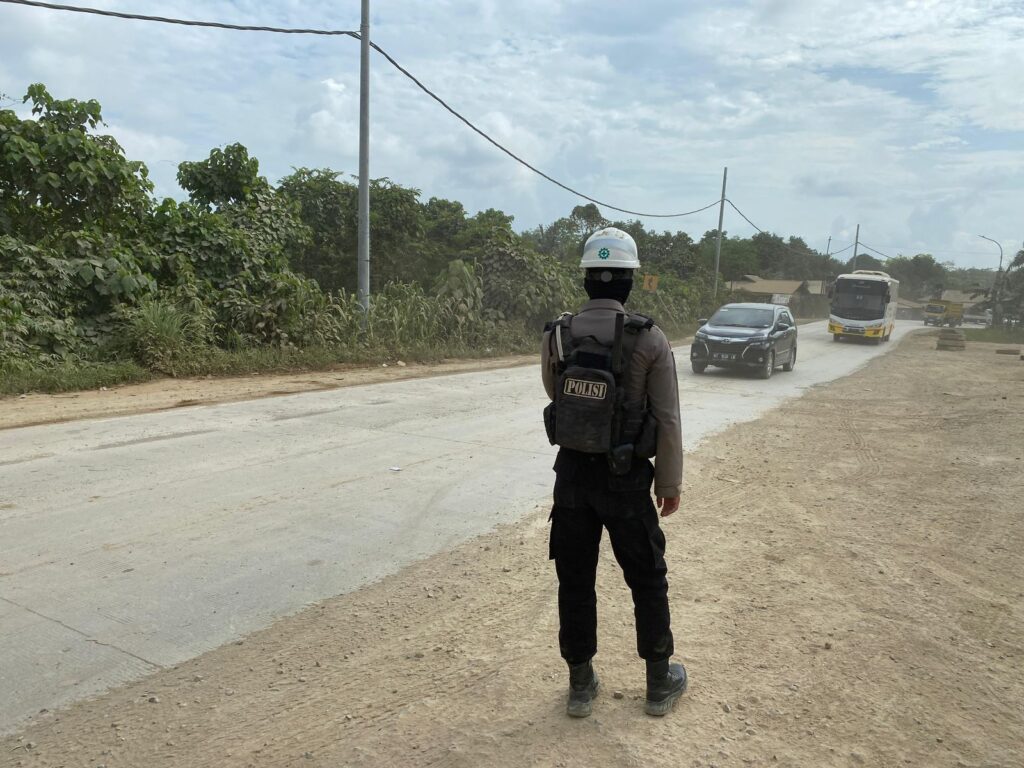 Ciptakan Situasi Aman dan Kondusif, Satgas Ops Nusantara Mahakam Gelar Patroli Kamtibmas Di Sekitar Kawasan Pembangunan IKN WhatsApp Image 2024 05 16 at 15.03.37 a7384a71