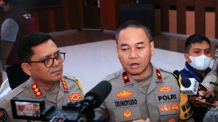 Jaga Keamanan World Water Forum di Bali, Polda NTB Gencarkan Patroli di Kawasan Pelabuhan WhatsApp Image 2024 05 17 at 15.03.50 4f49c4f8