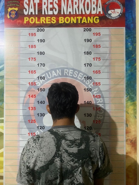 Pemuda Tanjung Laut Indah Ditangkap Polisi Setelah Transaksi Sabu di Rumahnya WhatsApp Image 2024 06 05 at 08.47.57 77e18e88