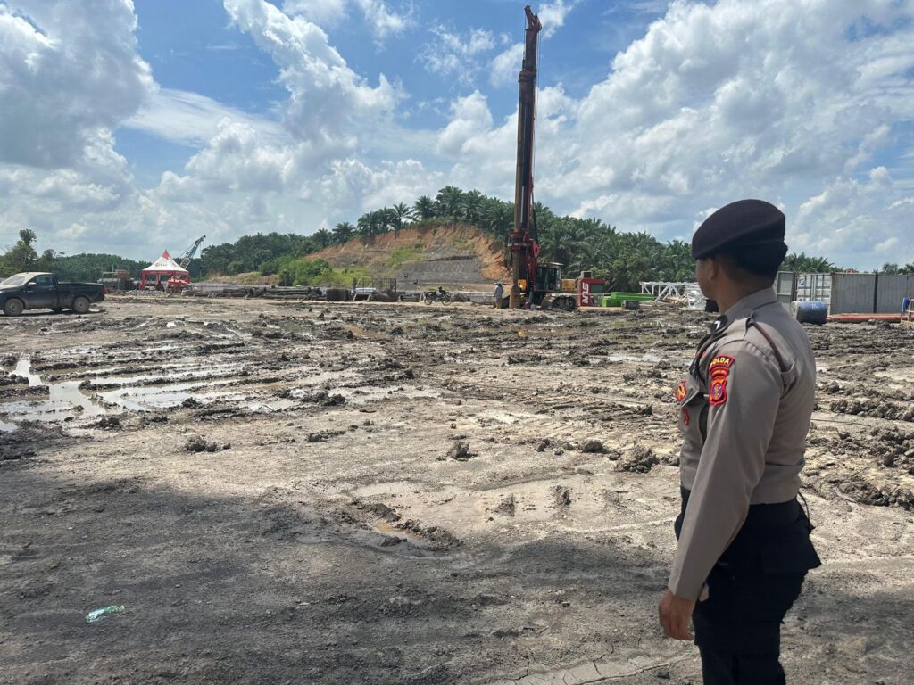 Pastikan Keamanan Di Kawasan Pembangunan Ibu Kota Nusantara, Personil Satgas Ops Nusantara Mahakam Lakukan Patroli Rutin Secara Intensif WhatsApp Image 2024 06 08 at 15.03.38 e294558e