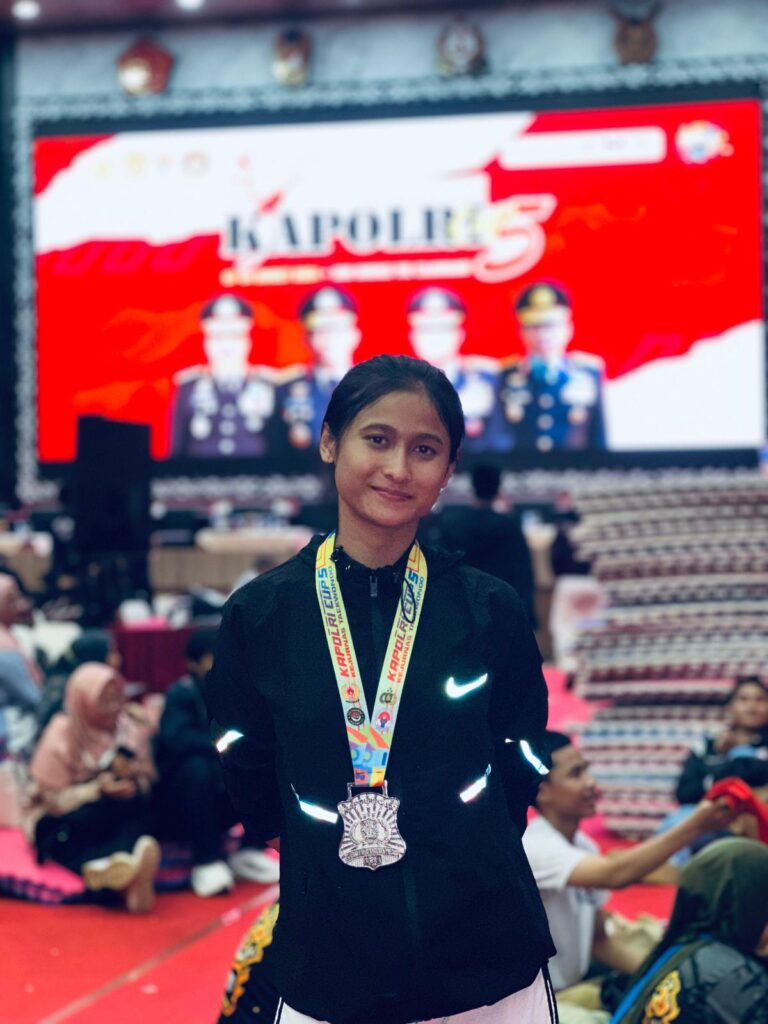 Ukir Prestasi, Polwan Polda Kaltim Bripda Nuraeni Putri Andika Raih Prestasi di Ajang Taekwondo Kapolri Cup 2024 WhatsApp Image 2024 06 10 at 14.30.37 dbd09d87