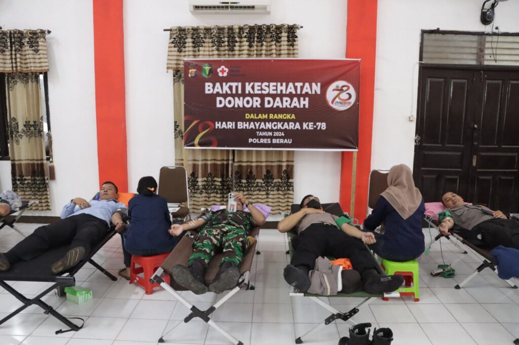 Dalam Rangka HUT Bhayangkara Ke-78, Polres Berau Adakan Donor Darah untuk Masyarakat WhatsApp Image 2024 06 12 at 09.22.18
