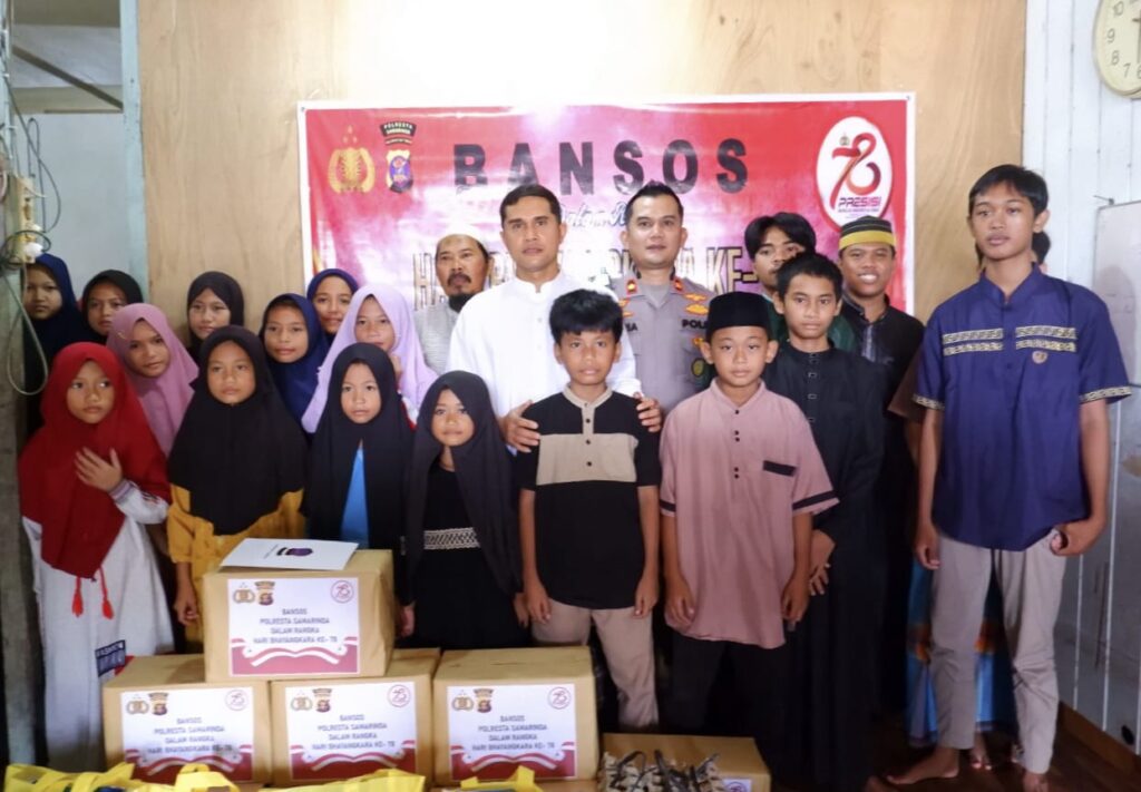 Berikan Santunan Kepada Anak Yatim, Kapolresta Samarinda Kunjungi Panti Asuhan Al Hayat Pelita 5 Kelurahan Sambutan WhatsApp Image 2024 06 17 at 10.23.33 123fdcfd
