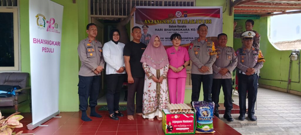 Dalam Rangka HUT Bhayangkara ke-78, Polres Bontang laksanakan Anjangsana kepada Warakawuri WhatsApp Image 2024 06 20 at 12.13.34
