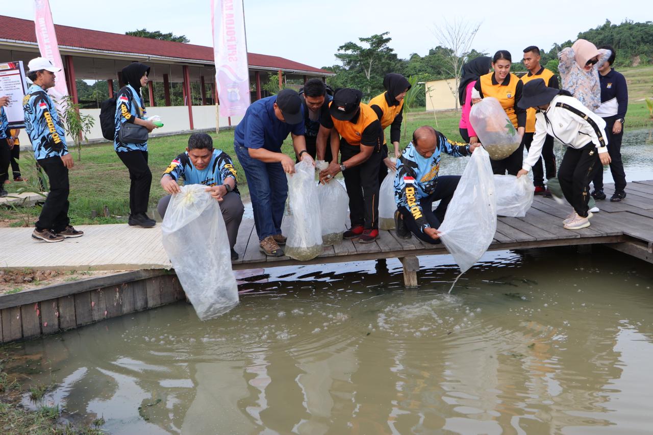 Dalam Kegiatan Bhayangkara Overland, Kapolda Kaltim Gelar Bakti Sosial Sambut Hari Bhayangkara ke-78 2 WhatsApp Image 2024 06 22 at 09.30.21 0b42dfed