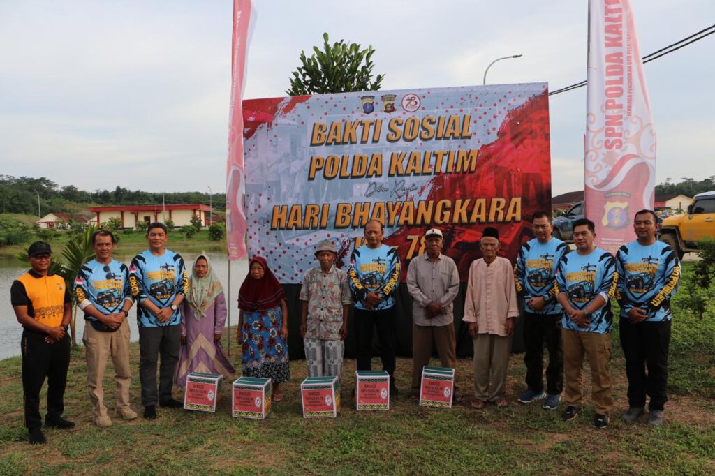Dalam Kegiatan Bhayangkara Overland, Kapolda Kaltim Gelar Bakti Sosial Sambut Hari Bhayangkara ke-78 WhatsApp Image 2024 06 22 at 09.30.21 46b84ecf