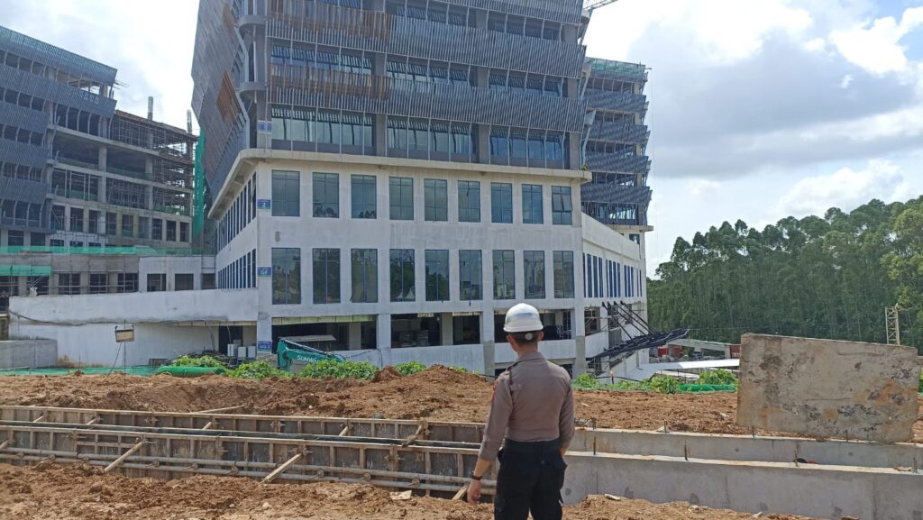 Pastikan Sitkamtibmas Aman Dan Kondusif, Personil Satgas Ops.Nusantara Mahakam Gelar Patroli Secara Intensif Di Kawasan Pembangunan IKN WhatsApp Image 2024 06 24 at 08.43.38 1