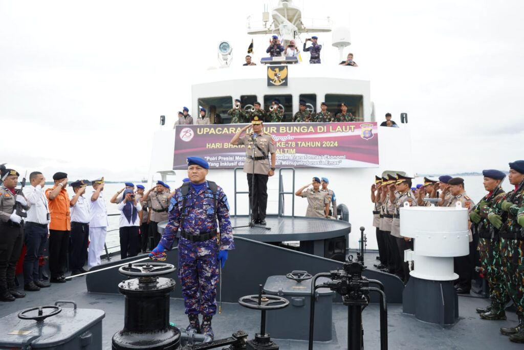 Momentum Hari Bhayangkara Ke-78, Polda Kaltim Gelar Upacara Tabur Bunga WhatsApp Image 2024 06 24 at 12.59.47