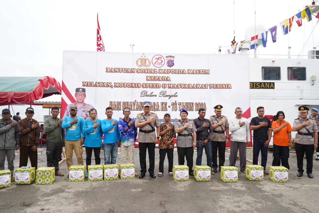 Momentum Hari Bhayangkara Ke-78, Polda Kaltim Gelar Upacara Tabur Bunga 3 WhatsApp Image 2024 06 24 at 13.00.31