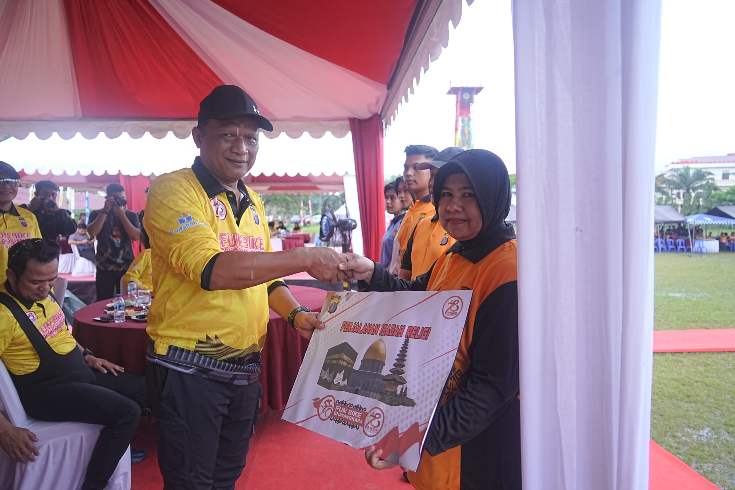 Polda Kaltim Gelar Kegiatan Fun Bike Dalam Rangka Meriahkan Hari Bhayangara Ke-78 3 WhatsApp Image 2024 06 29 at 14.17.53 bd7eabce scaled