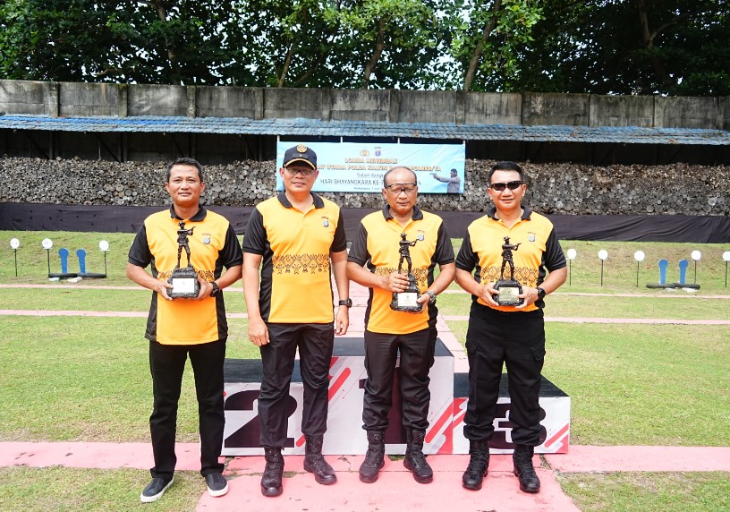 Sambut Hari Bhayangkara Ke-78, Polda Kaltim Gelar Lomba Menembak Antar Pejabat Utama Dan Kapolres Jajaran 1 ka2 1