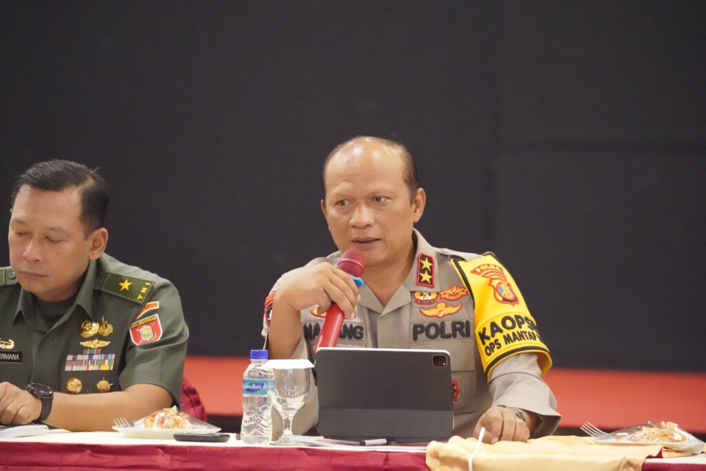 Kapolda Kaltim Hadiri Rapat Kesiapan Upacara Bendera 17 Agustus WhatsApp Image 2024 07 04 at 13.57.19 abb690b5