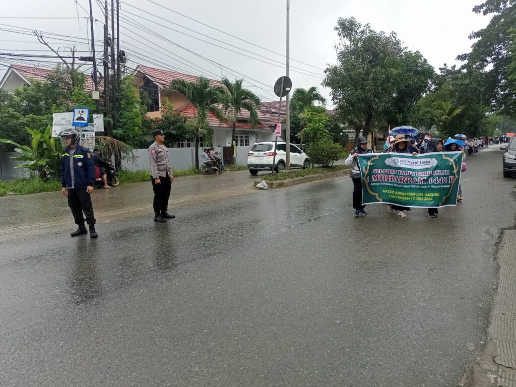 Polsek Sungai Kunjang Gelar Pengamanan Pawai Ta’ruf Tahun Baru Islam dengan Semangat Menyambut 1 Muharram 1446 H WhatsApp Image 2024 07 07 at 09.38.31 ad460744
