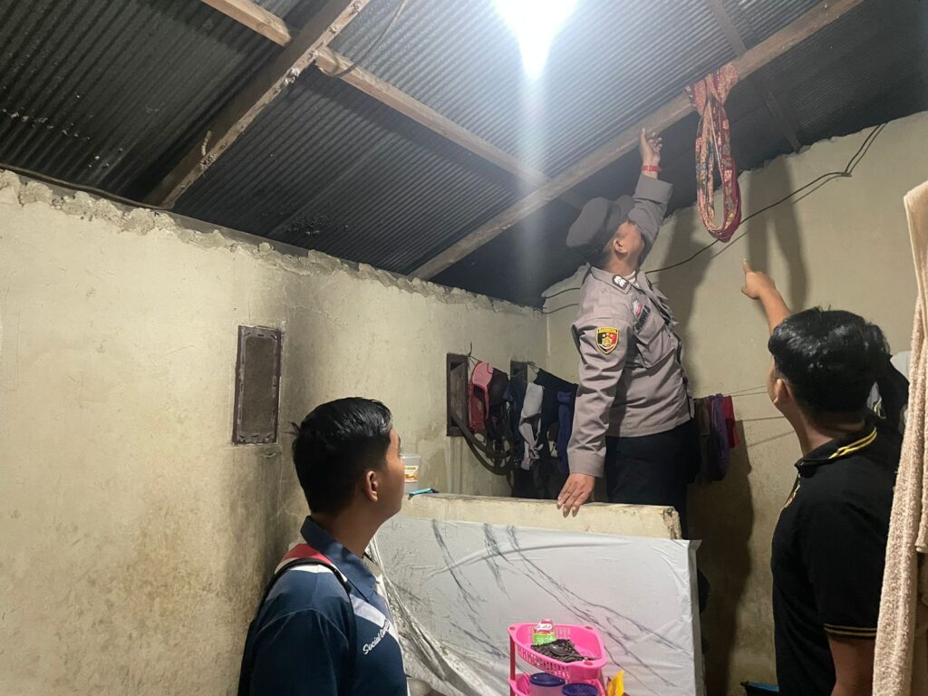 Tragis di Muara Jawa: Pemudi Ditemukan Gantung Diri Diduga Setelah Bertengkar dengan Pacar WhatsApp Image 2024 07 08 at 09.00.37 8468d32f