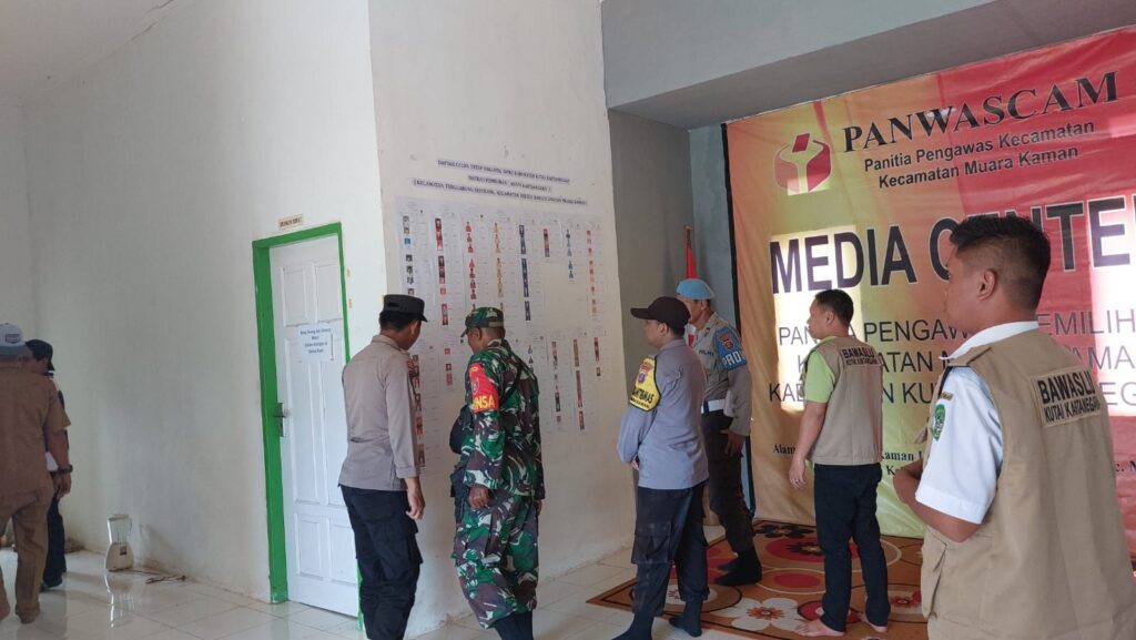 Patroli 3 Pilar Polsek Muara Kaman: Siapkan Keamanan Optimal Jelang Pilkada WhatsApp Image 2024 07 14 at 12.50.08