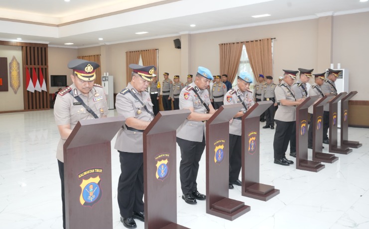 Kapolda Kaltim Pimpin Sertijab Empat Pejabat Utama Polda WhatsApp Image 2024 07 17 at 16.01.52