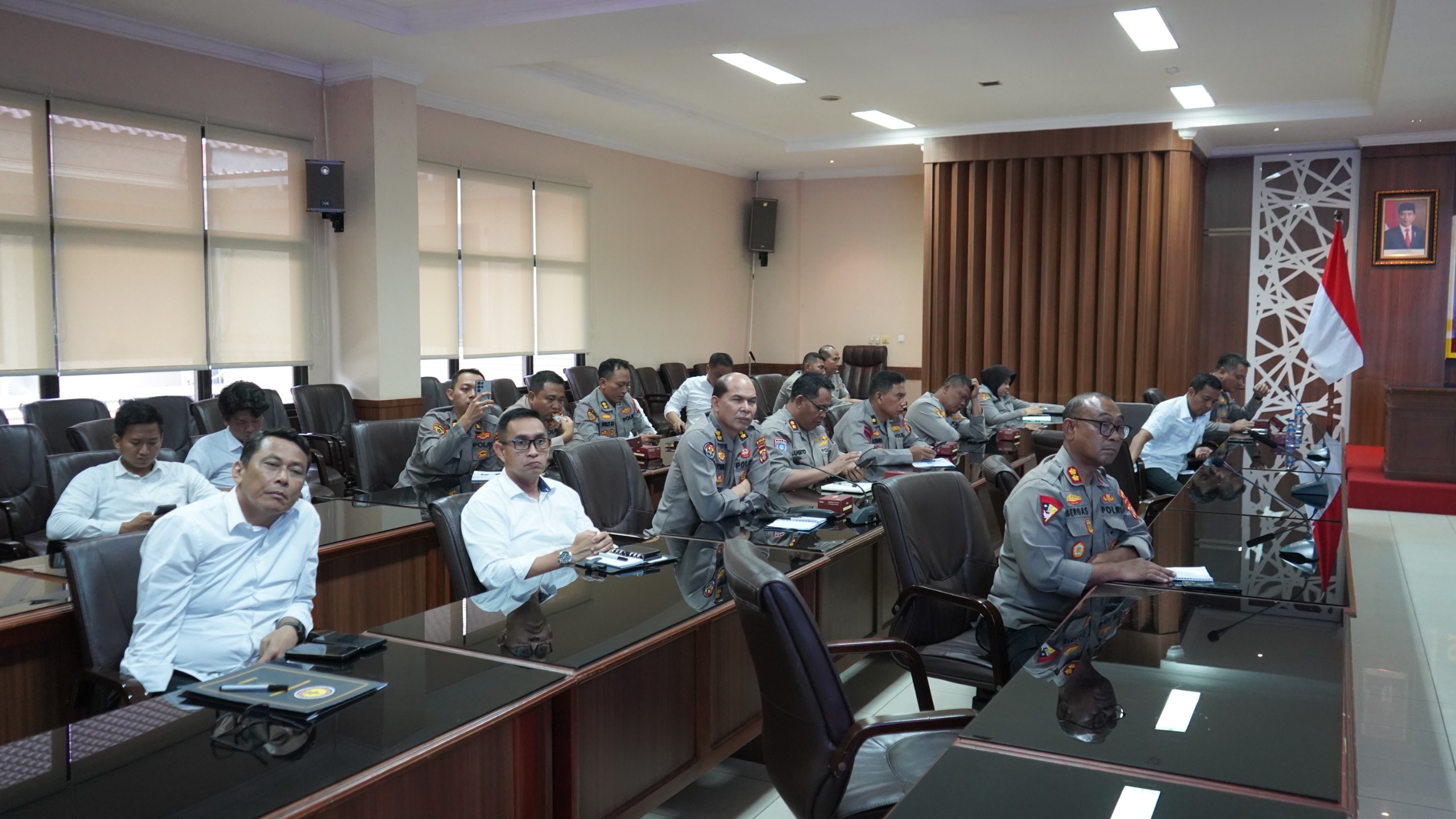 Polda Kaltim Ikuti Rapat Kesiapan Upacara HUT Kemerdekaan RI Ke-79 Di IKN Melalui Zoom Meeting 1 WhatsApp Image 2024 07 22 at 16.48.57 60c4a624