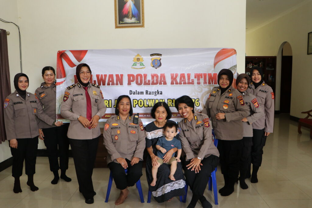 Jalin Silaturahmi, Polwan Polda Kaltim Kunjungi Purnawirawan di HUT ke-76 IMG 9420