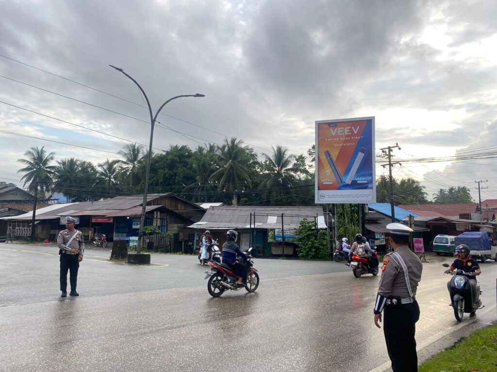 Sat Lantas Polres PPU Lakukan Pengaturan Lalu Lintas Pagi Hari WhatsApp Image 2024 08 01 at 12.04.10 5591a4be