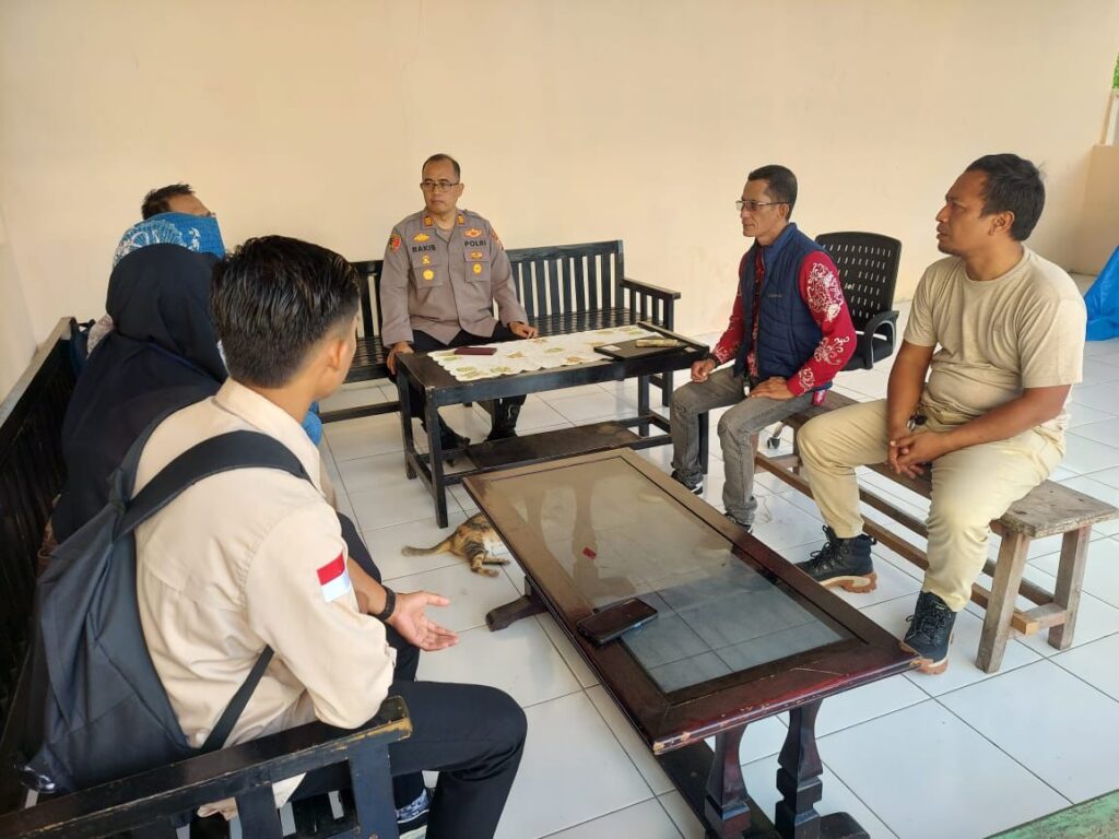Jelang Pilkada Serentak 2024, Kapolsek Bontang Selatan Gelar Audensi Dengan Perangkat PPK WhatsApp Image 2024 08 02 at 08.22.56