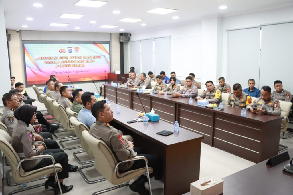 Mantapkan Sistem Sumber Daya Manusia, SSDM Polri Gelar Asistensi Aplikasi SIPP, SISDM, dan SIPK Di Polres Berau WhatsApp Image 2024 08 02 at 16.31.11