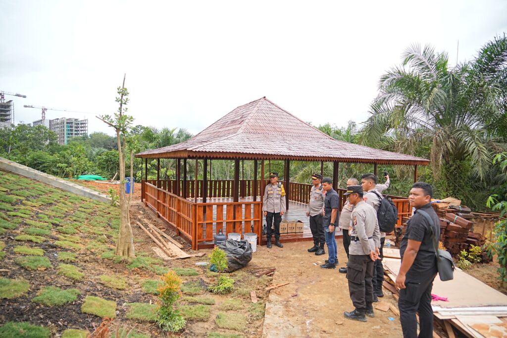 Pastikan Keamanan Rute HUT RI ke-79 di IKN, Kapolda Kaltim Laksanakan Pemantauan Jalur Pengamanan Melalui Udara WhatsApp Image 2024 08 09 at 15.28.48 72a0add6