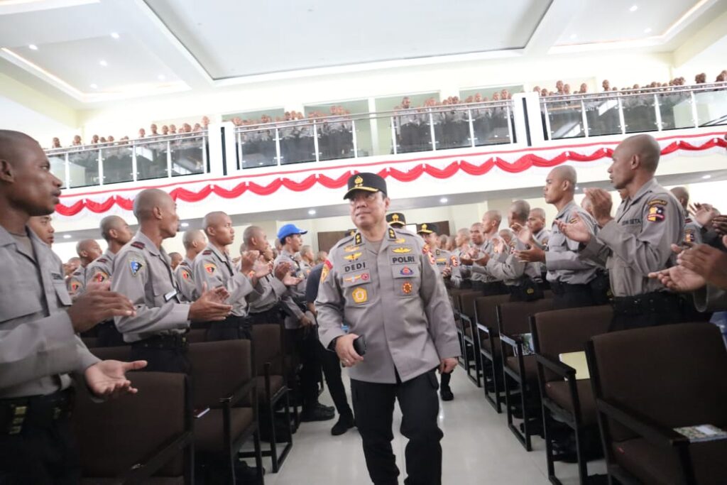 64 Orang Asli Papua menjalani Pendidikan Tamtama di SPN Polda Kalimantan Timur Tahun Anggaran 2024 WhatsApp Image 2024 08 12 at 17.21.55