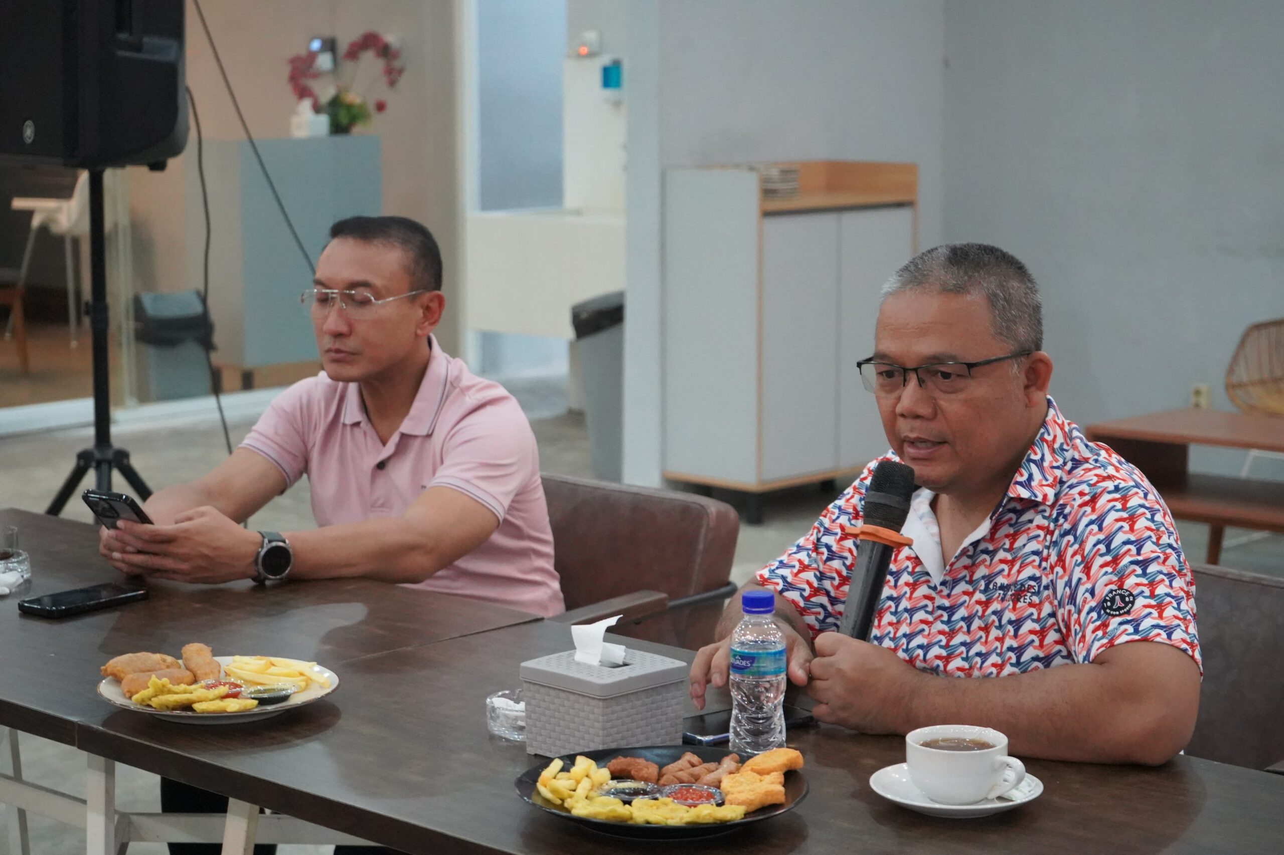 Wakapolda Kaltim Ngopi Santai Dengan Awak Media 2 WhatsApp Image 2024 08 14 at 09.21.20 scaled
