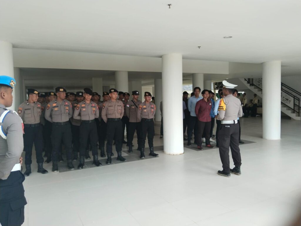 Polres Mahulu Gelar Pengamanan Rapat Paripurna DPRD Kab.Mahakam Ulu WhatsApp Image 2024 08 14 at 11.10.46