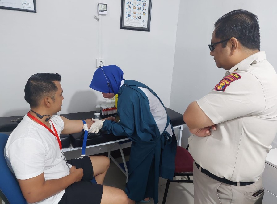 23 Peserta Seleksi Dik Sespimmen Polri Dikreg Ke-65 T.A. 2025 Polda Kaltim Ikuti Tes Pemeriksaan Kesehatan 1 WhatsApp Image 2024 08 15 at 12.44.44 1