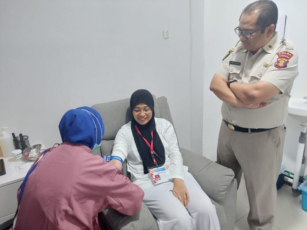 23 Peserta Seleksi Dik Sespimmen Polri Dikreg Ke-65 T.A. 2025 Polda Kaltim Ikuti Tes Pemeriksaan Kesehatan WhatsApp Image 2024 08 15 at 12.44.45