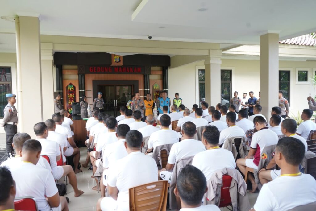 Beri Semangat dan Motivasi, Wakapolda Kaltim Tinjau Proses Seleksi Pendidikan Alih Golongan WhatsApp Image 2024 08 16 at 11.37.13 3cfbdf00