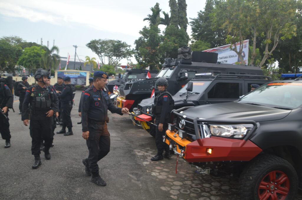Siaga 1, Danyon A Pelopor Pimpin Apel Gelar Pasukan Amankan HUT RI Ke-79 di IKN dan Kaltim WhatsApp Image 2024 08 16 at 14.02.59 c1fad343