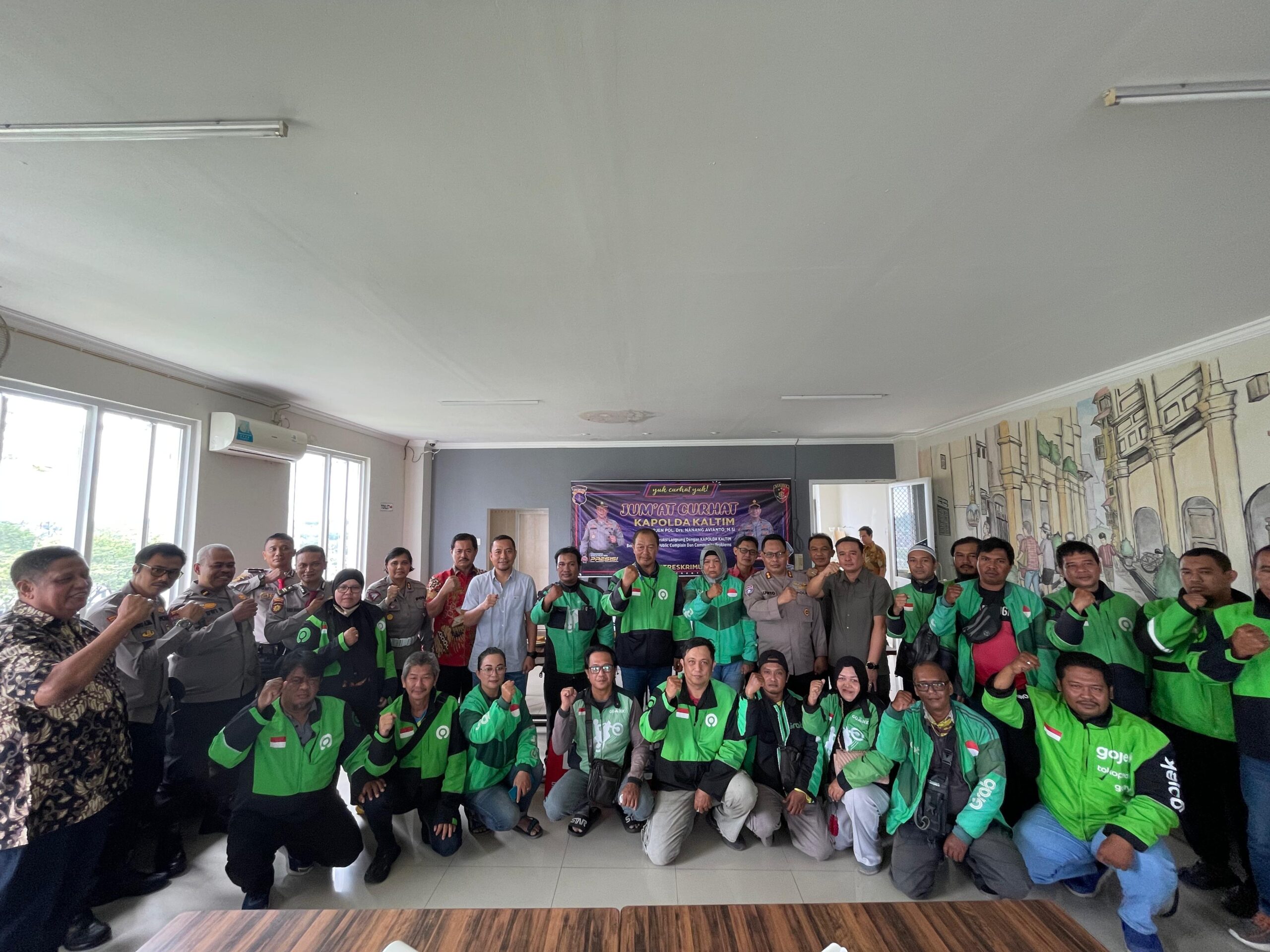 Melalui Jumat Curhat, Polda Kaltim Dengarkan Aspirasi Komunitas Ojol Di Balikpapan 1 WhatsApp Image 2024 08 23 at 14.53.42 scaled