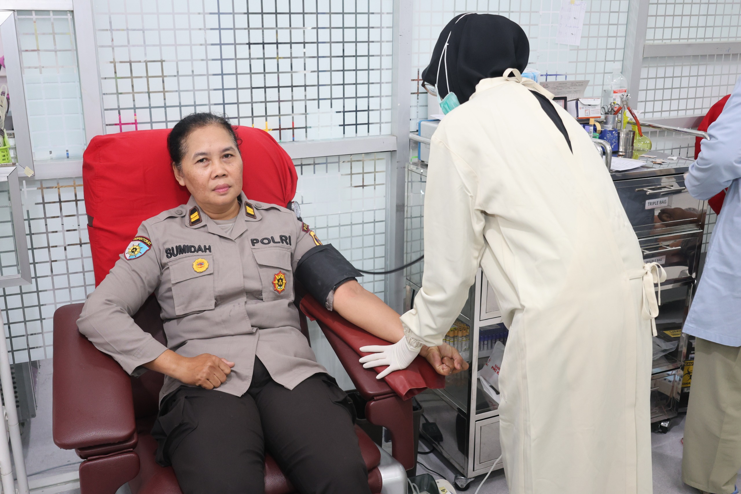 HUT Polisi Wanita ke-76, Polwan Polda Kaltim Rayakan Dengan Aksi Donor Darah 1 WhatsApp Image 2024 08 23 at 15.16.37