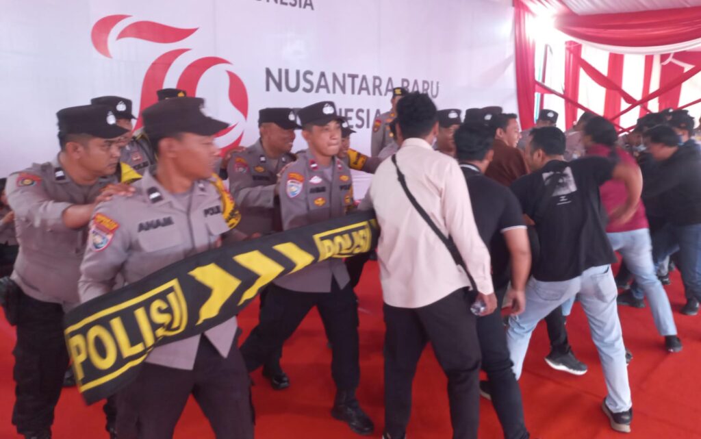 Gelar Sispamkota, Bentuk Kesiapan Polresta Balikpapan Dalam Pengamanan Pilkada Serentak 2024 WhatsApp Image 2024 08 23 at 16.00.04
