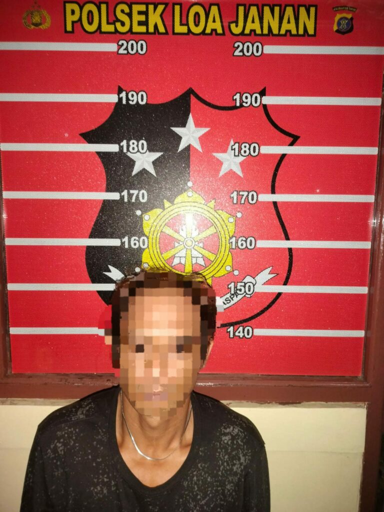 Polsek Loa Janan Tangkap Pencuri Celana Dalam yang Viral di Media Sosial WhatsApp Image 2024 08 24 at 08.03.10 ea9c716d
