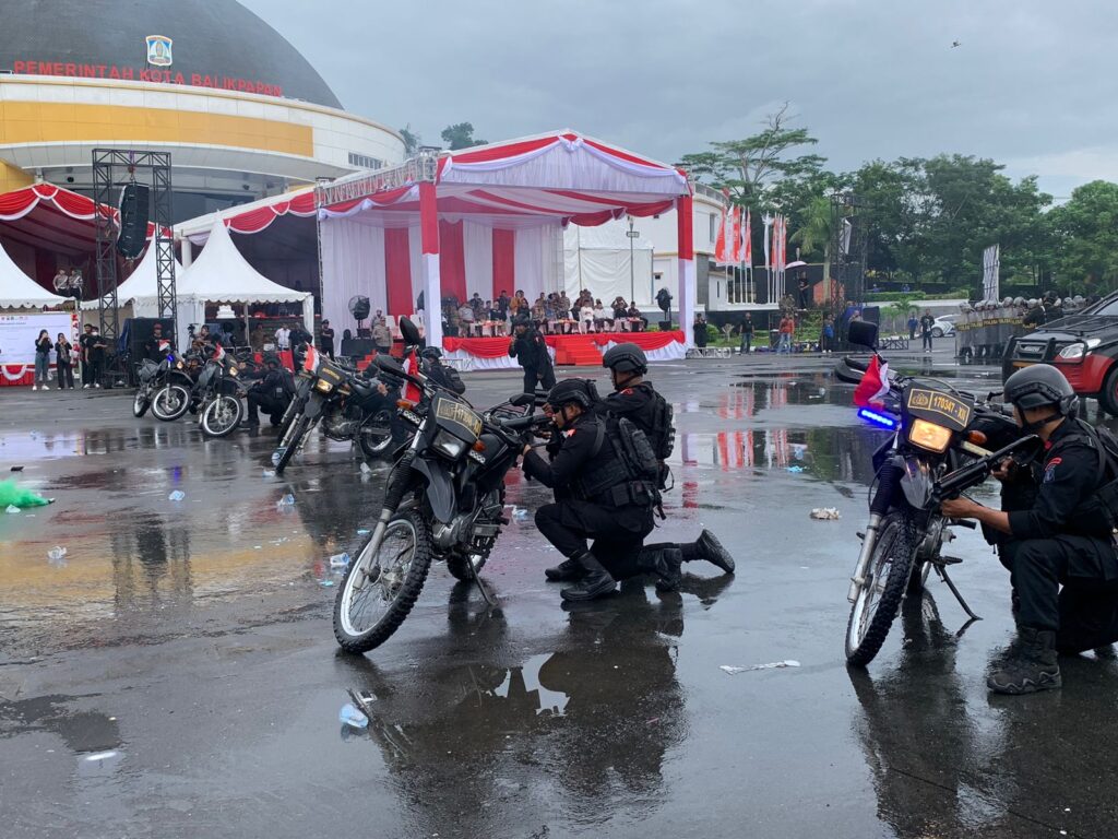 Batalyon A Brimob Kaltim dan Polresta Balikpapan Gelar Latihan Sispamkota Kesiapan Pengamanan Pilkada 2024 WhatsApp Image 2024 08 24 at 11.38.10 d040575a