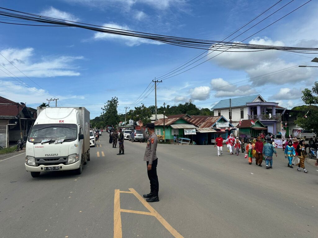 Peringati HUT RI Ke-79, Polsek Teluk Bayur Gelar Pengamanan Karnaval Budaya WhatsApp Image 2024 08 26 at 09.43.48