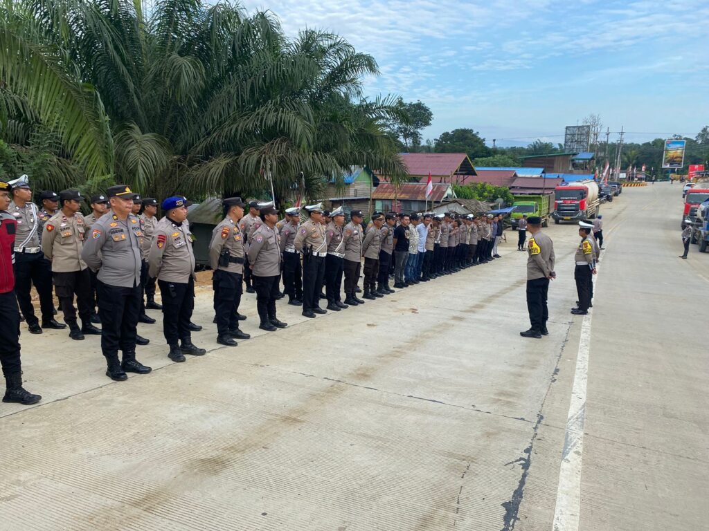 Gelar Pengamanan Kirab Pengembalian Bendera Pusaka Dan Teks Proklamasi Di IKN, 210 Personel Polres PPU Diterjunkan WhatsApp Image 2024 08 31 at 16.18.26