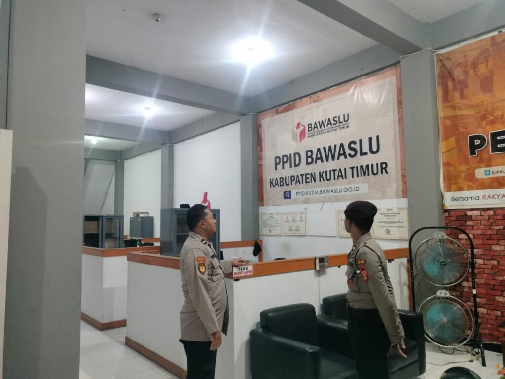 Polres Kutai Timur Tingkatkan Pengamanan Bawaslu, Pastikan Pilkada 2024 Berjalan Kondusif Gambar WhatsApp 2024 09 28 pukul 14.57.15 0b4a4e06 1536x1152 1