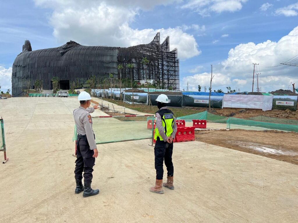 Lakukan Patroli Secara Mobile, Personil Satgas Ops.Nusantara Mahakam Pastikan Situasi Aman Di Kawasan Ibu Kota Nusantara WhatsApp Image 2024 09 03 at 11.31.04