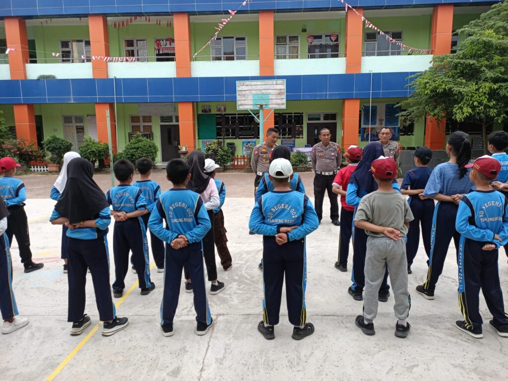 Satlantas Polres Berau Latih Polisi Cilik di SDN 002 Tanjung Redeb untuk Tingkatkan Kesadaran Lalu Lintas WhatsApp Image 2024 09 05 at 12.10.10 28087e9a