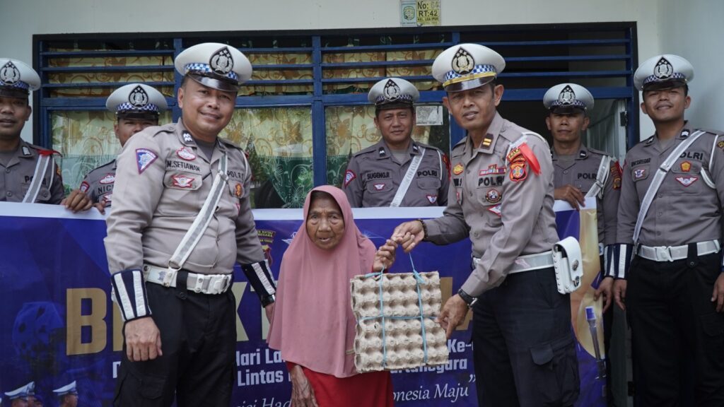Satlantas Polres Kutai Kartanegara Laksanakan Bakti Sosial Peringati Hari Lalu Lintas Bhayangkara ke-69 WhatsApp Image 2024 09 06 at 08.08.36 37423bb8