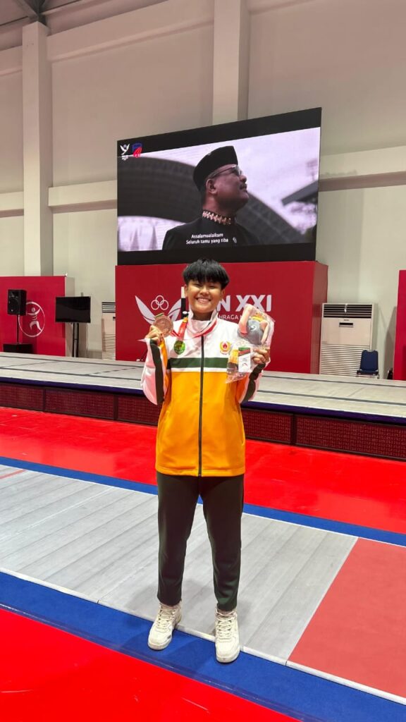 Bripda Geby Novitha Personel Ditsamapta Polda Kaltim, Raih Juara 3 Cabang Anggar Putri di PON XXI Aceh WhatsApp Image 2024 09 14 at 10.37.34 44515071