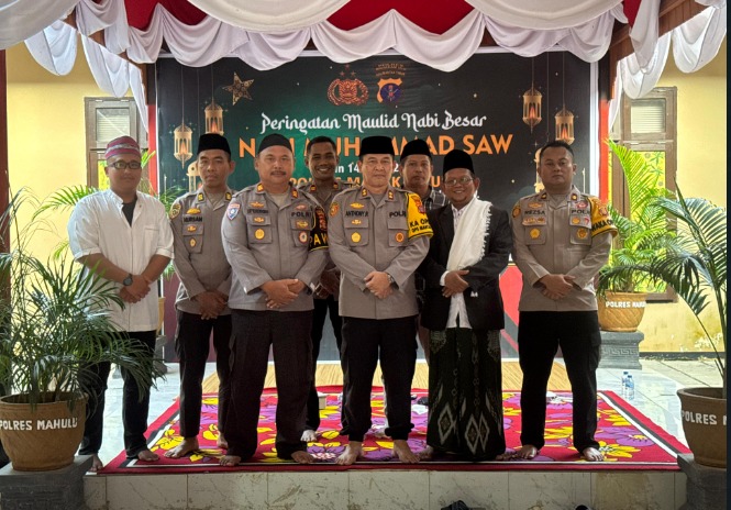 Polres Mahakam Ulu Peringati Maulid Nabi Muhammad SAW 1446 H/2024 M untuk Wujudkan Pilkada Aman WhatsApp Image 2024 09 20 at 16.46.45