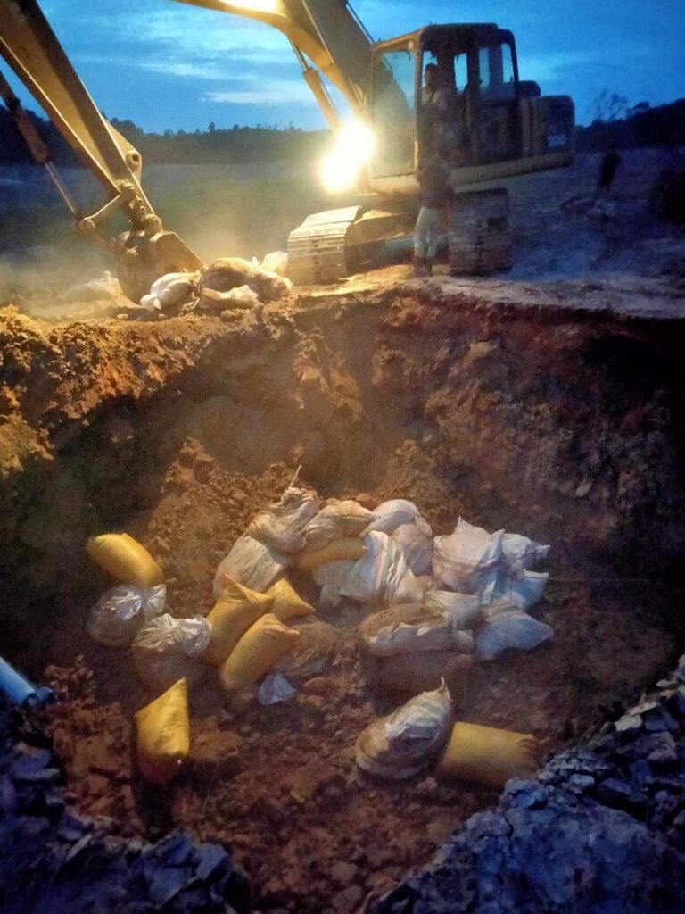Polairud Polda Kaltim Amankan 2,2 Ton Daging Babi Ilegal di Pelabuhan Semayang Balikpapan WhatsApp Image 2024 09 21 at 16.28.15