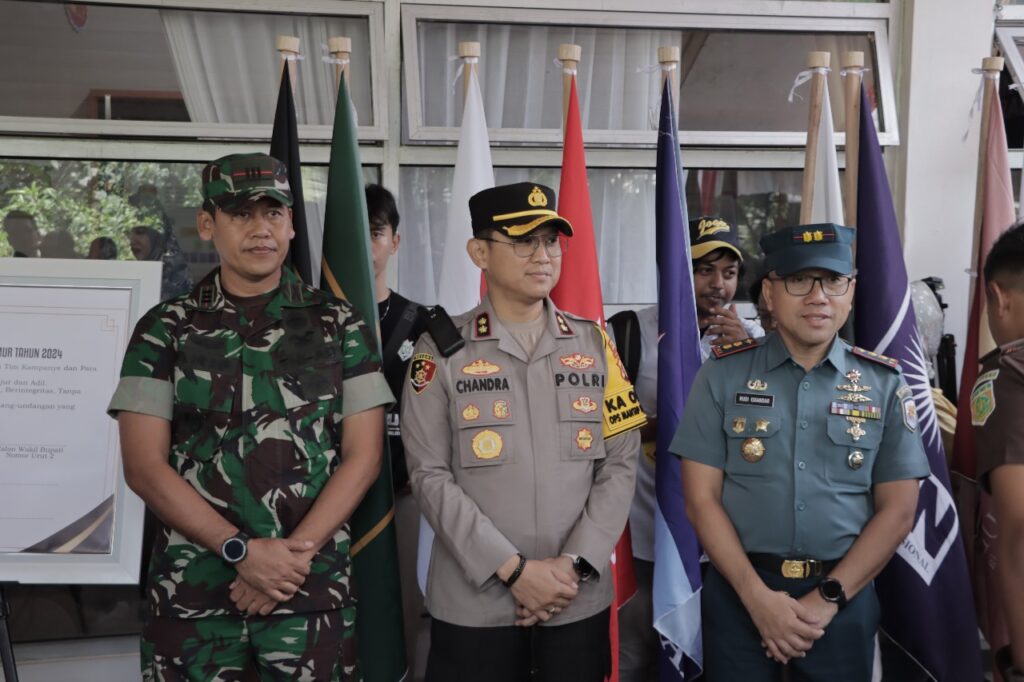 Polres Kutim Pastikan Keamanan Pengundian Nomor Urut Paslon Pilkada Tetap Kondusif WhatsApp Image 2024 09 24 at 11.36.11