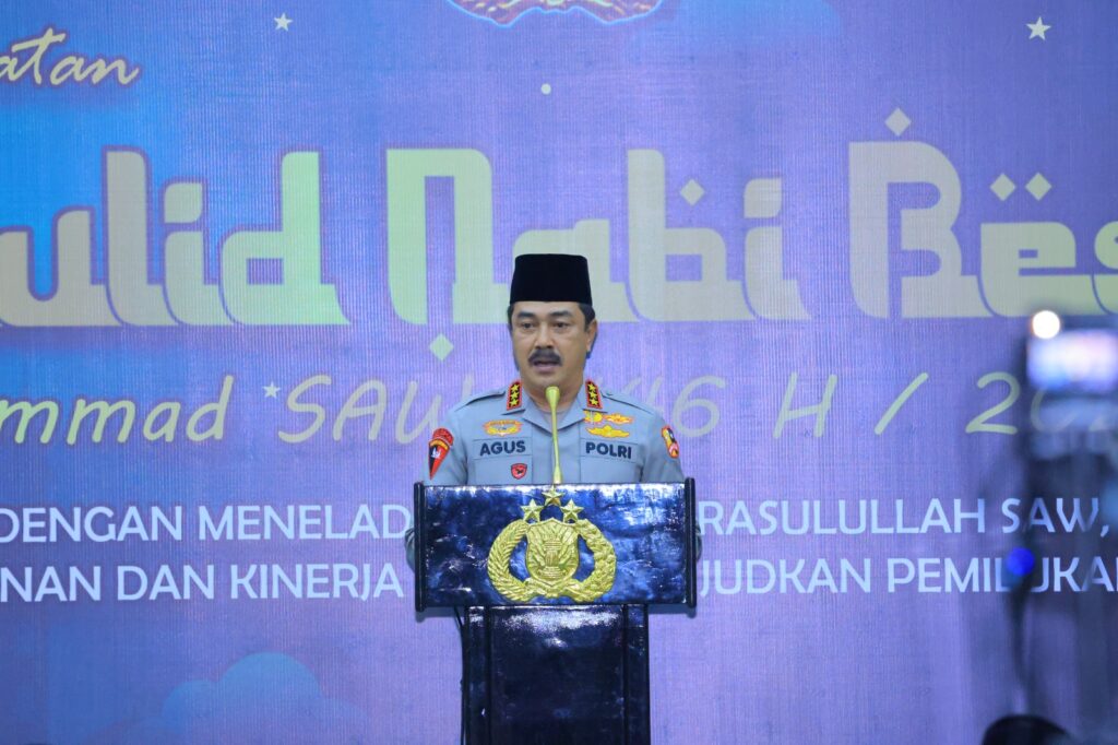 Mabes Polri Gelar Peringatan Maulid Nabi Muhammad SAW, Ajak Personel Ikuti Jejak Teladan WhatsApp Image 2024 09 25 at 17.42.44